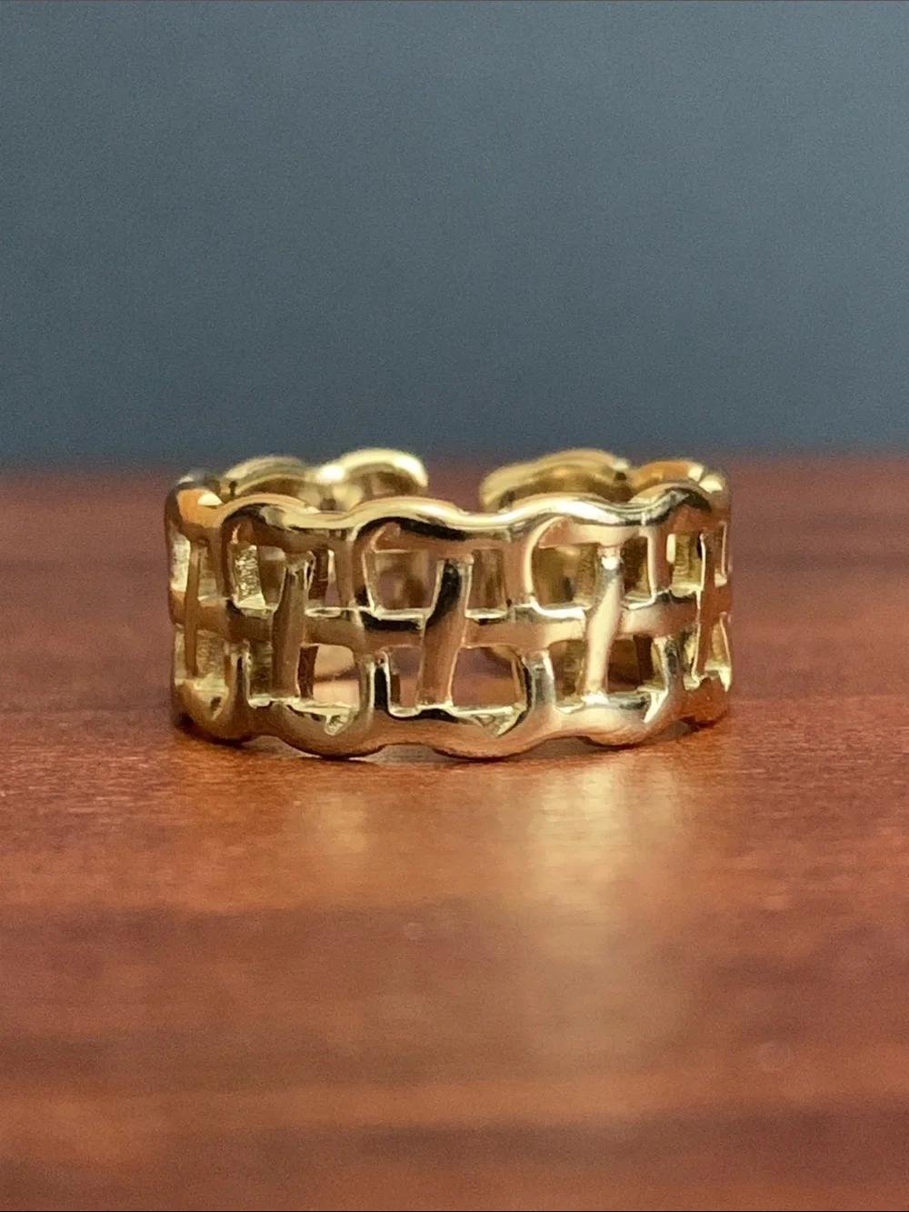 NWT gold tone cut out ring size 7